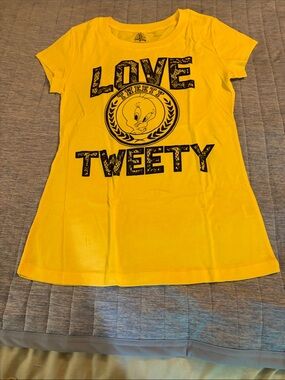 Warner Bros. Yellow Tweety Graphic Tee - 'Love Tweety'